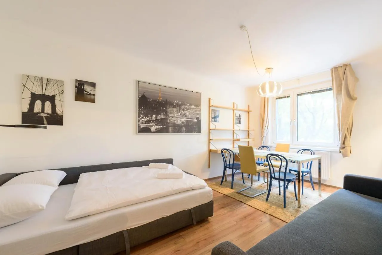 Vienna Lights Apartments - Apartment Park View location